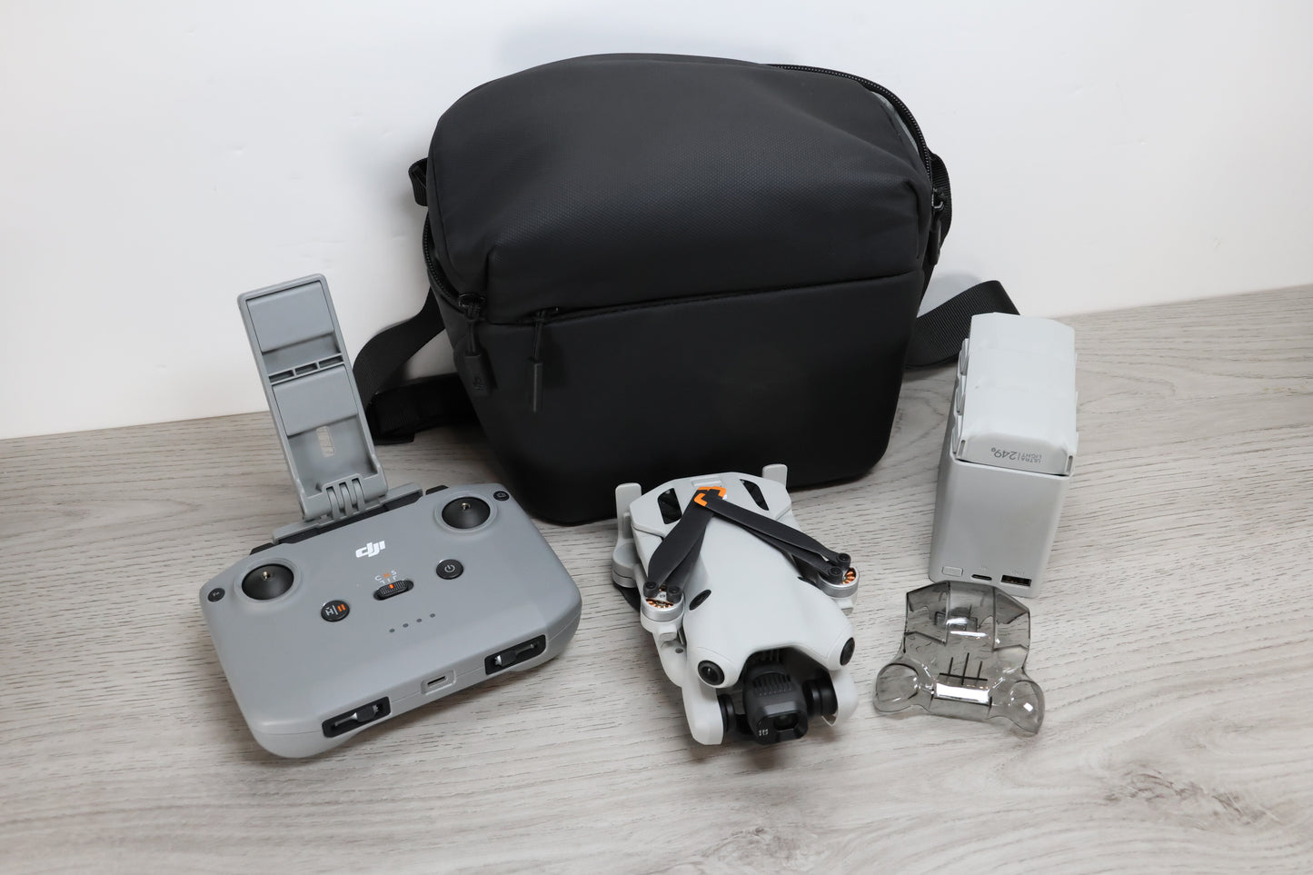 DJI Mini 4 Pro with fly more with RC N3 controller