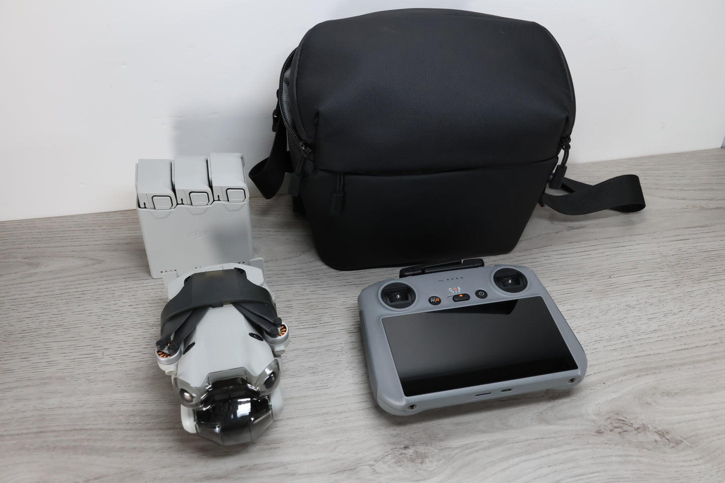DJI Mini 4 Pro with fly more and DJI RC2