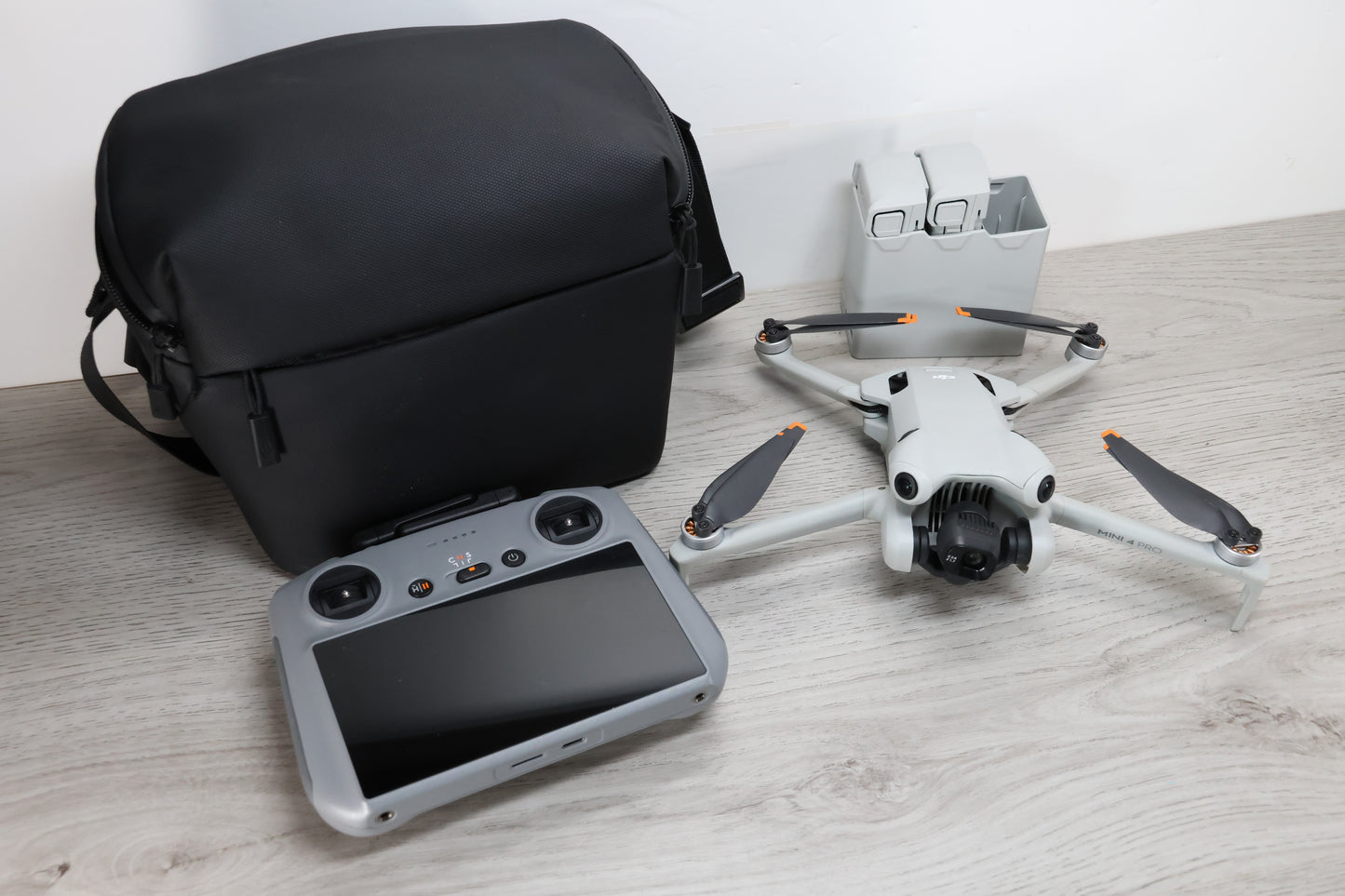 DJI Mini 4 Pro with fly more and DJI RC2