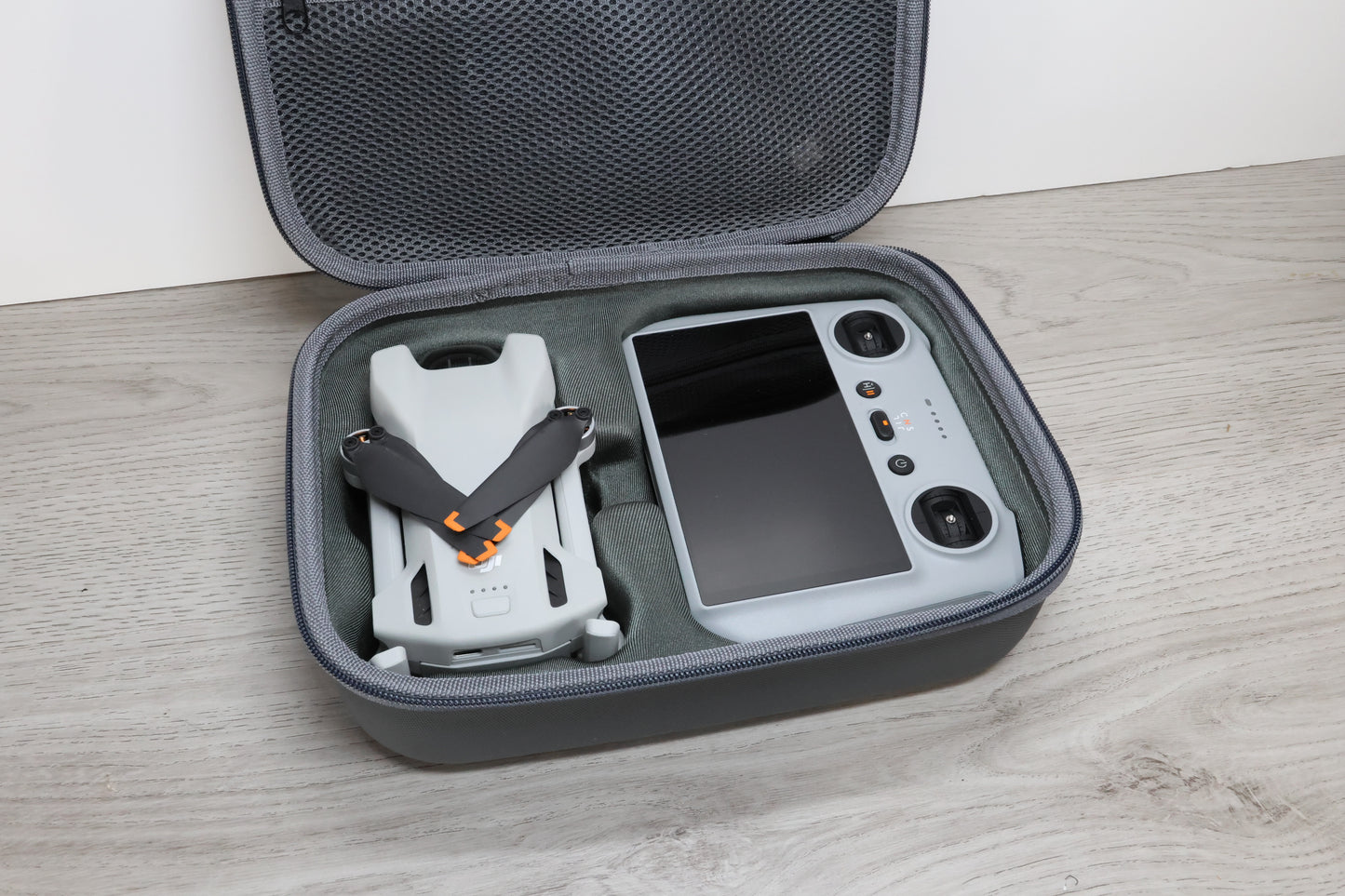 DJI Mini 3 - Including one battery and DJI RC controller
