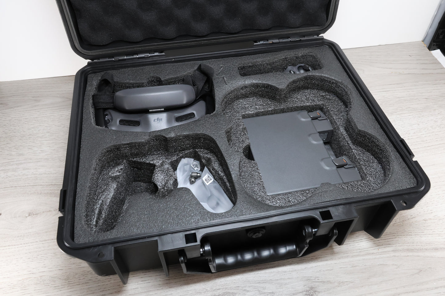 DJI Avata 2 with fly more (3 batteries)