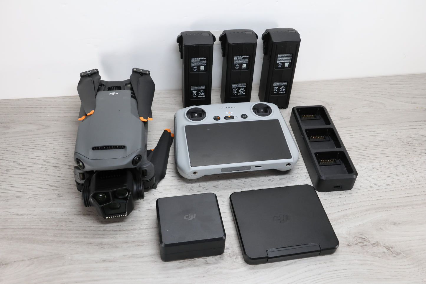 DJI Mavic 3 Pro Fly More