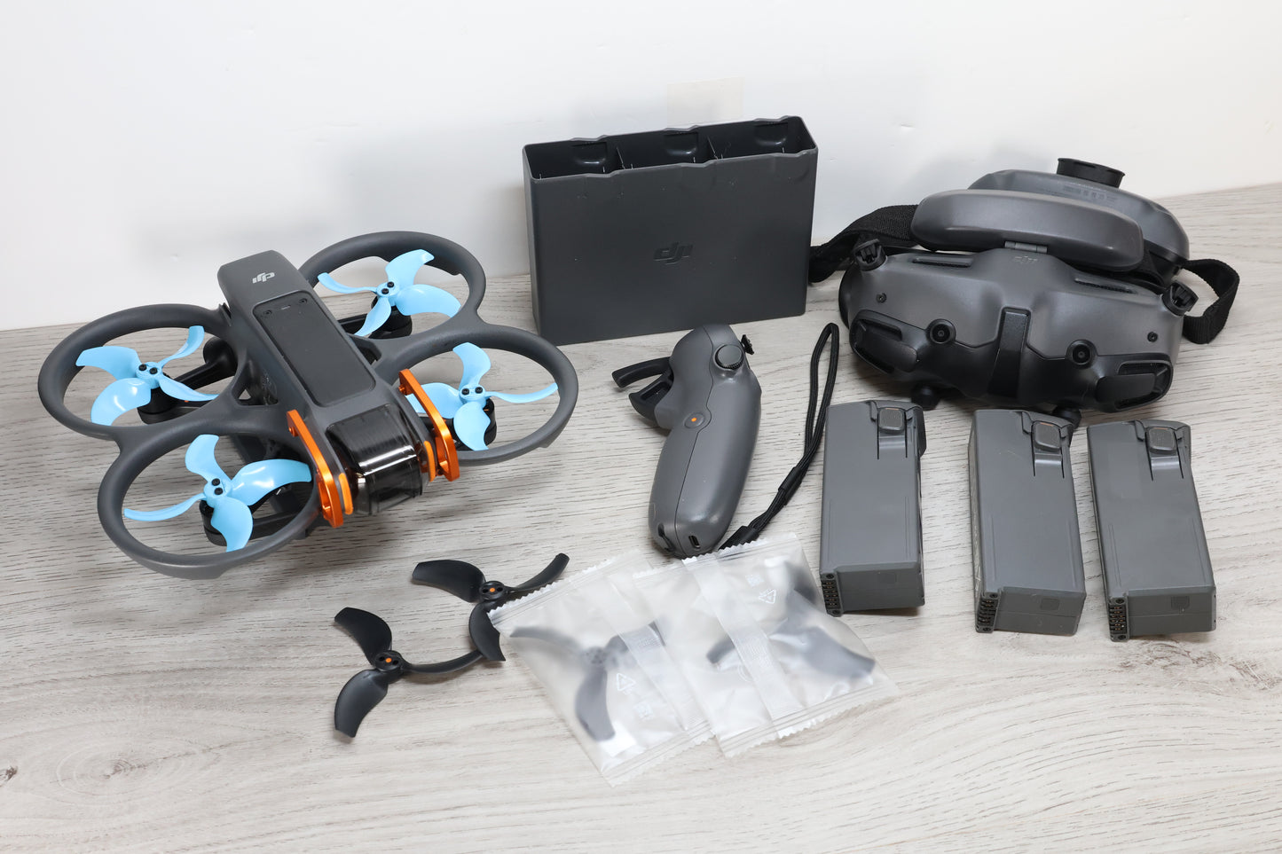 DJI Avata 2  with fly more (3 batteries)