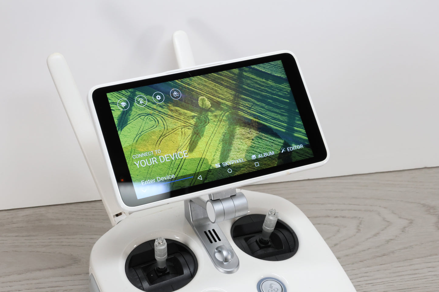 DJI Phantom 4 / Pro Plus controller - Model GL300E