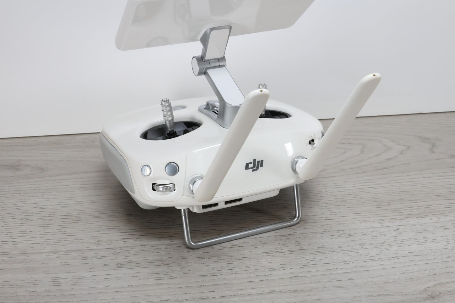 DJI Phantom 4 / Pro Plus controller - Model GL300E
