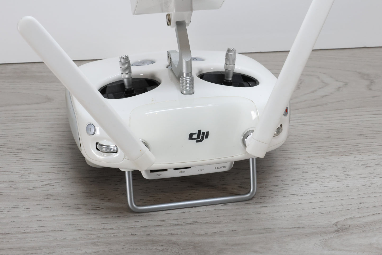 DJI Phantom 4 Pro controller - Model GL300C