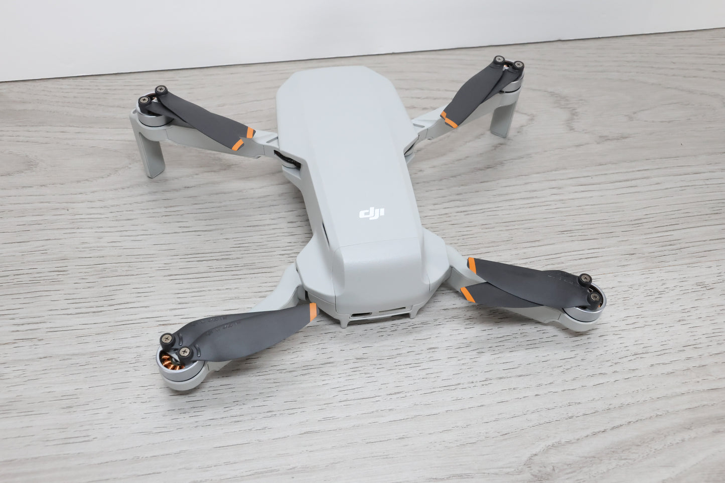 DJI Mini 2 SE with one battery