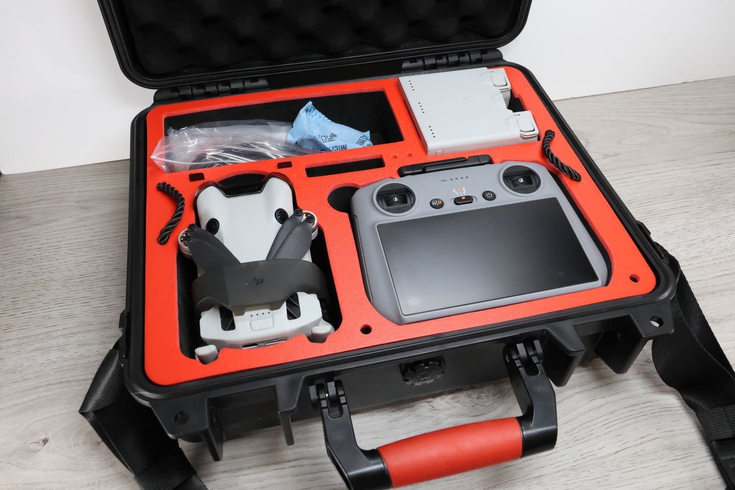 DJI Mini 4 Pro with fly more and DJI RC2