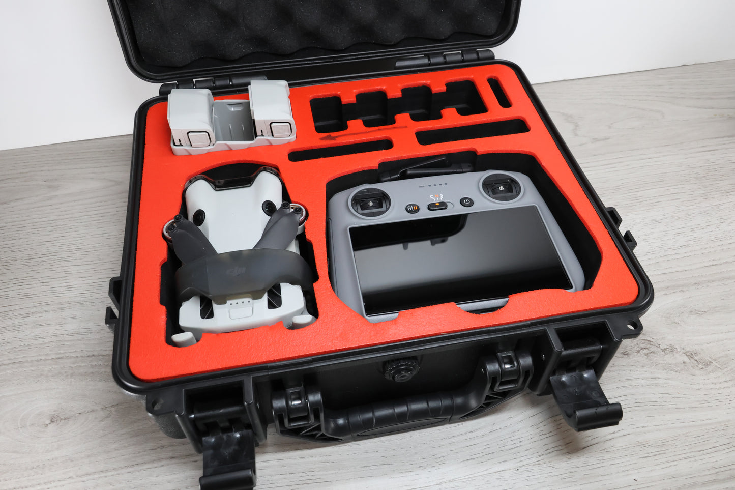 DJI Mini 4 Pro with fly more and DJI RC2