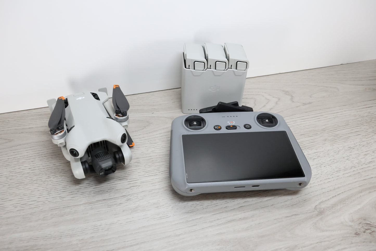 DJI Mini 4 Pro with fly more and DJI RC2