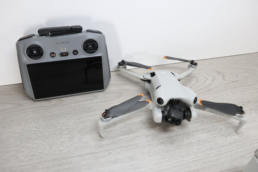 DJI Mini 4 Pro with fly more and DJI RC2