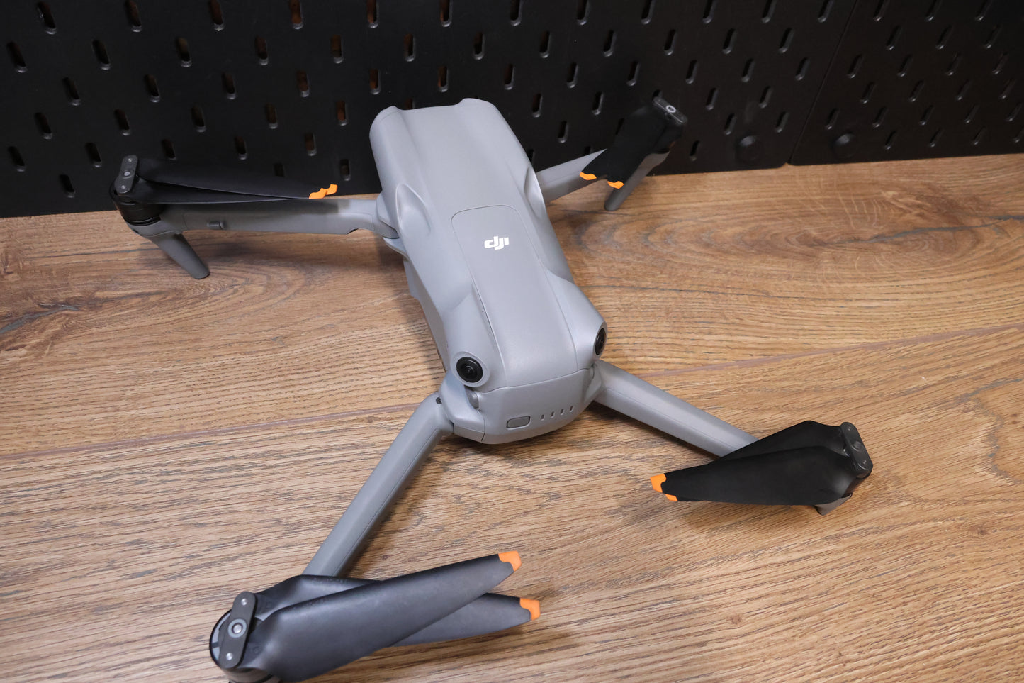 DJI Air 3 Fly more with DJI RC2