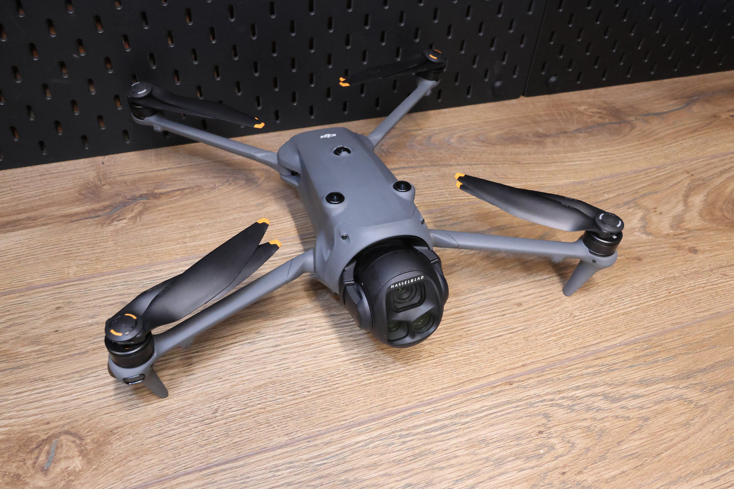 DJI Mavic 4 Pro - 2 batteries and DJI RC2 Controller