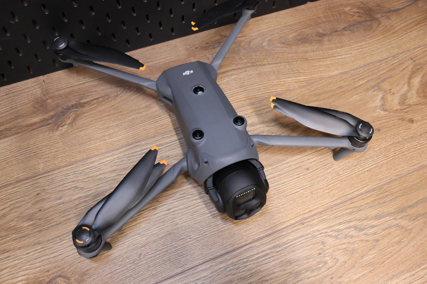 DJI Mavic 4 Pro - 2 batteries and DJI RC2 Controller