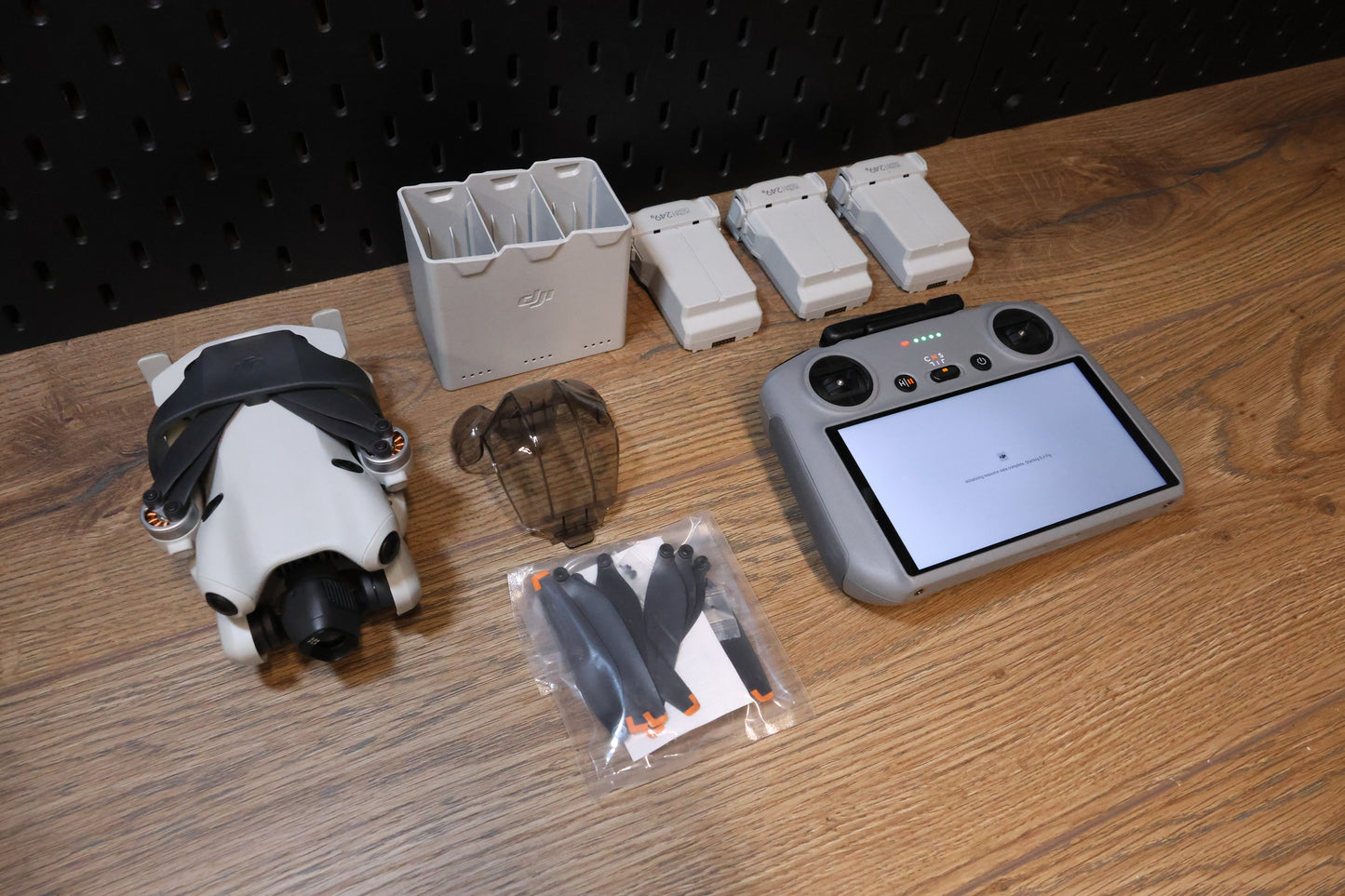 DJI Mini 4 Pro with fly more and DJI RC2