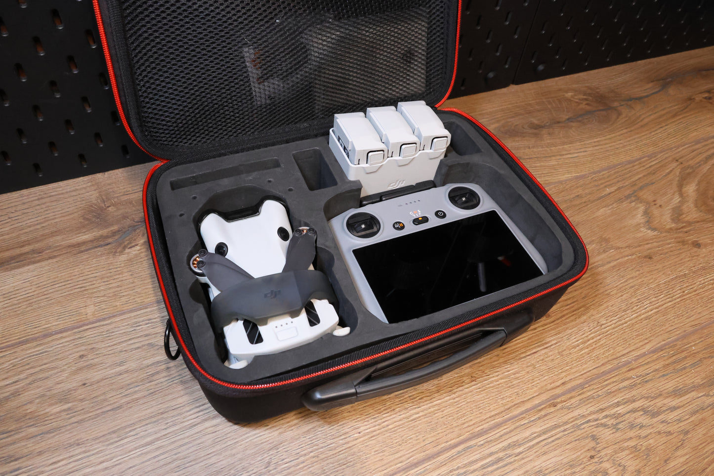 DJI Mini 4 Pro with fly more and DJI RC2