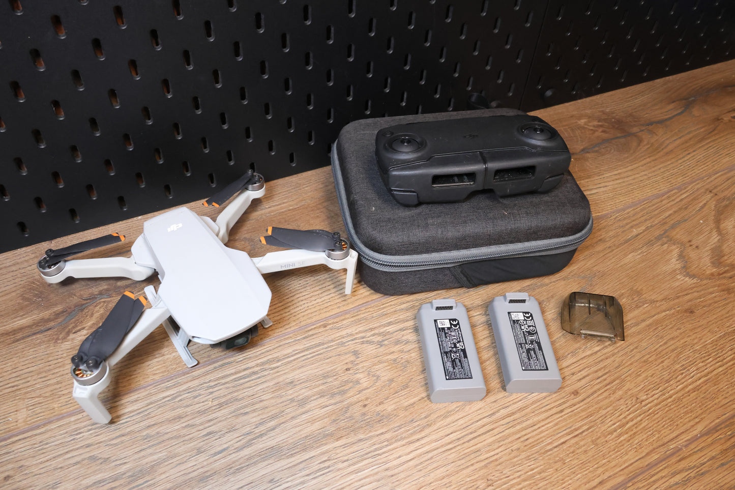 DJI Mini SE with 2 batteries