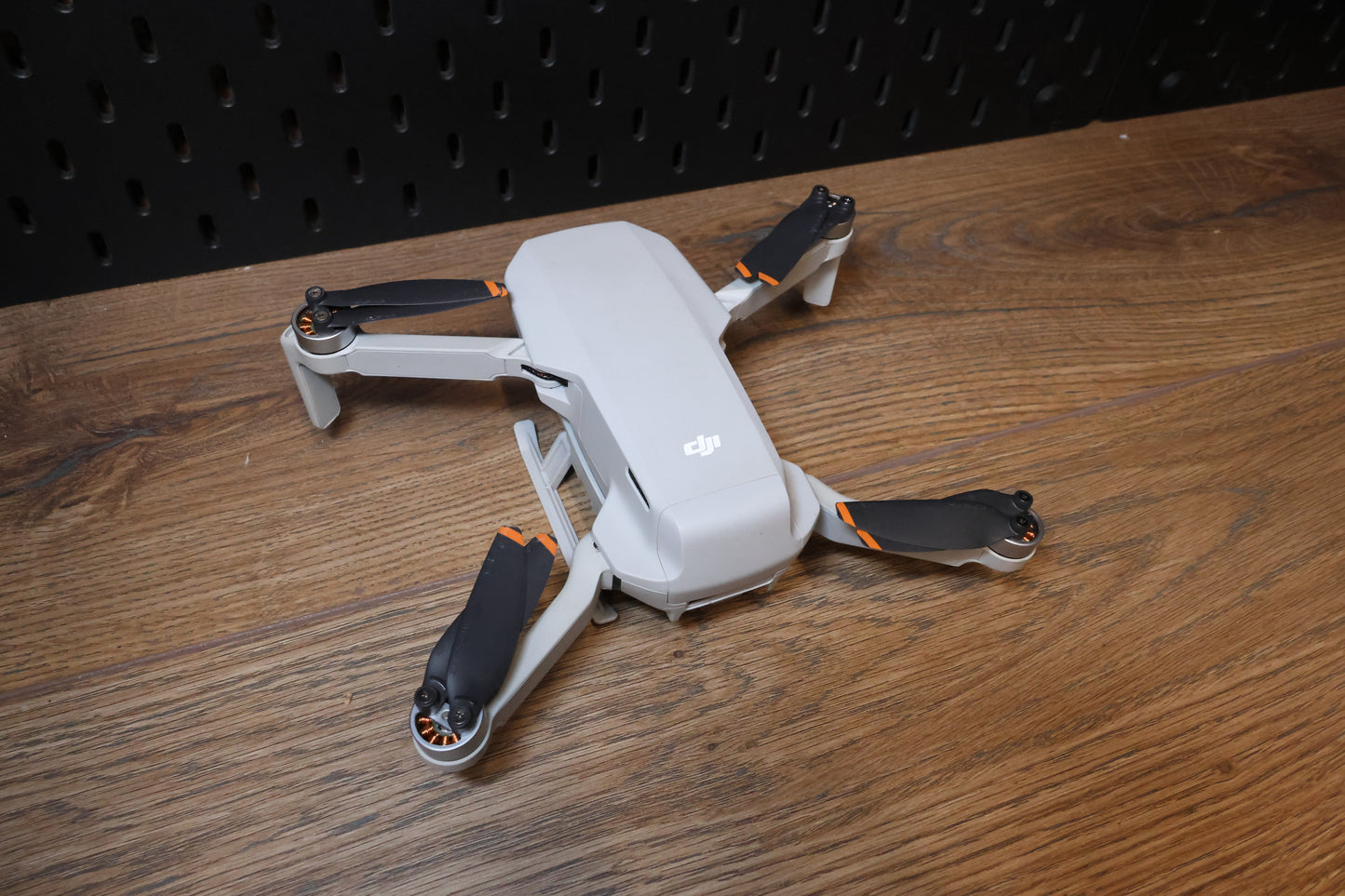 DJI Mini SE with 2 batteries