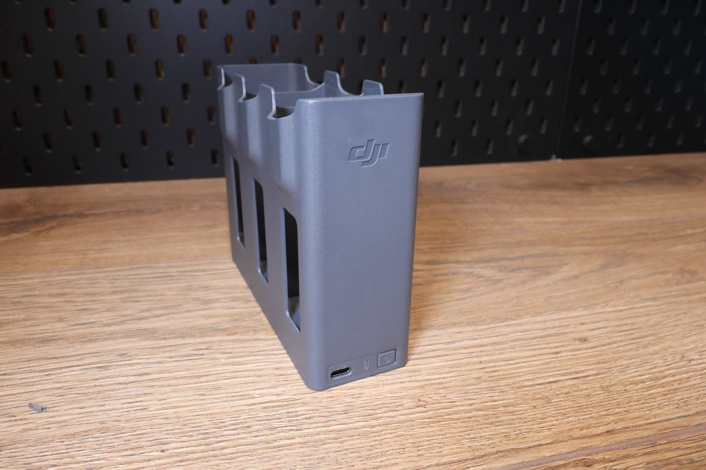 DJI Mavic 4 Pro Battery Charging Hub and 240w Power supply - Battery charger