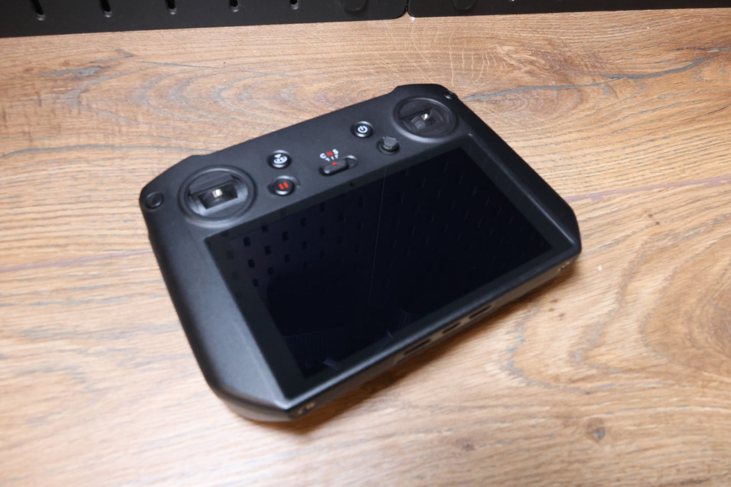 DJI Mavic 3 Classic - 2 Batteries and RC Pro controller