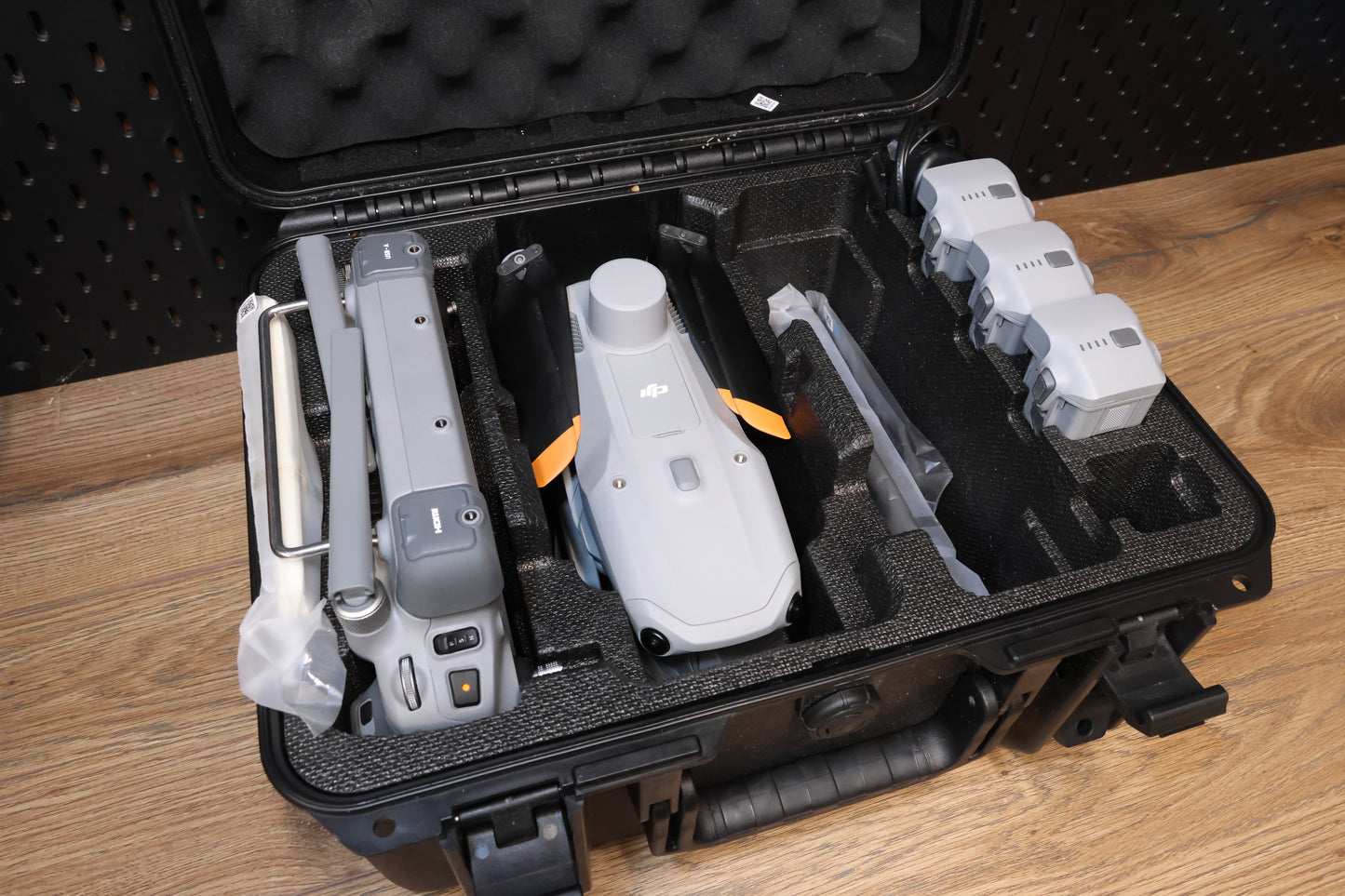 DJI Matrice 4T Thermal Drone - 3 Batteries included