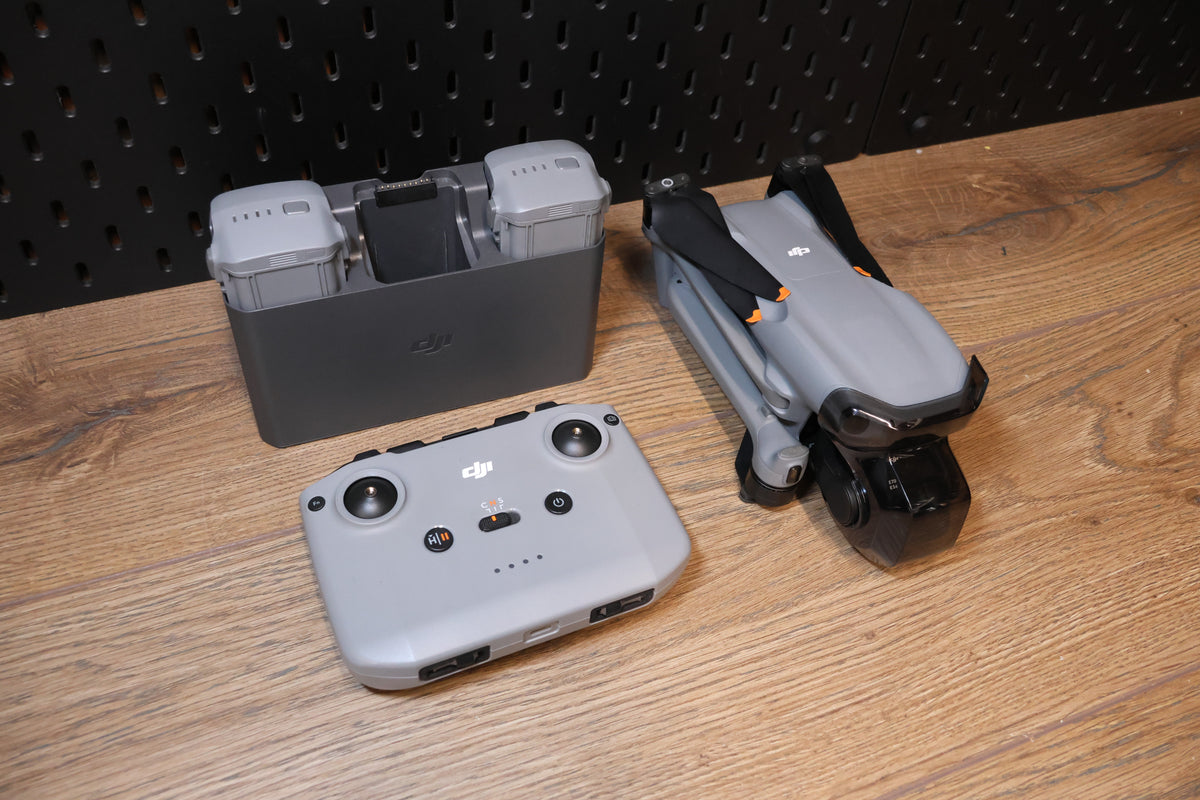 DJI Air 3S - 2 Batteries and RC N3 controller