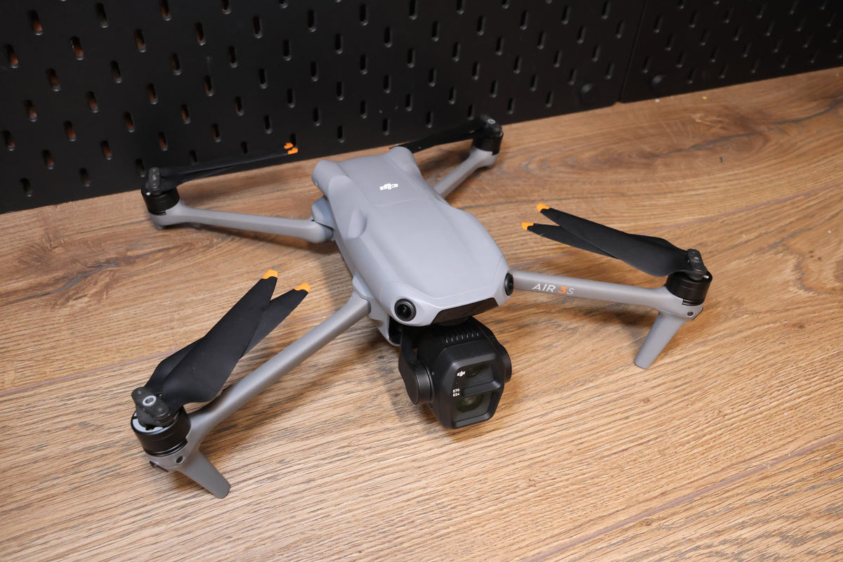 DJI Air 3S - 2 Batteries and RC N3 controller