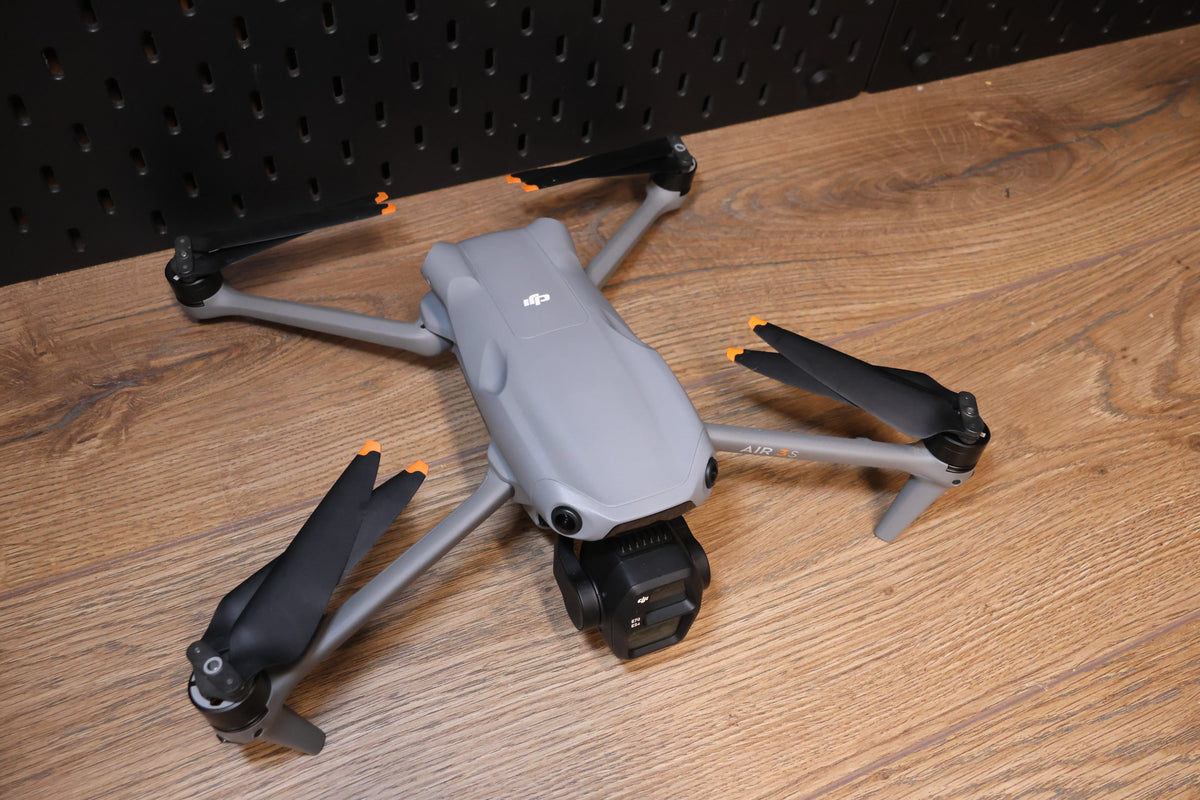 DJI Air 3S - 2 Batteries and RC N3 controller