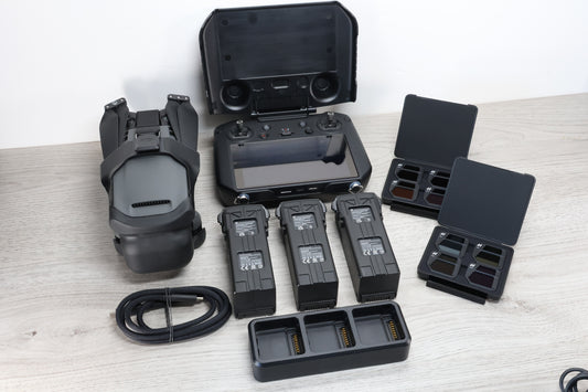 DJI Mavic 3 Cine Premium Combo